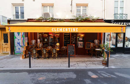 Clementine is authentic 1906 bistro located at Saint-Marc street , between the Bourse and the Grands Boulevards in the 2nd district of Paris.のeditorial素材