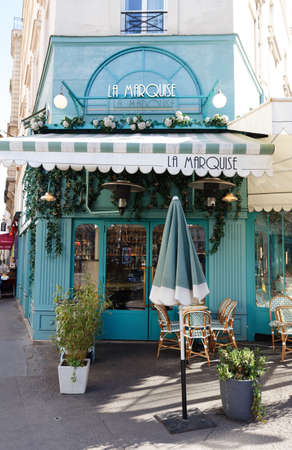 The traditional French restaurant La Marquise is located on Montparnasse Boulevard, in the 15th district of Paris.のeditorial素材