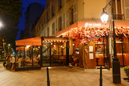 Ptit Coco is traditional French restaurant located in historic centre of Neuilly sur Seine, city located near Paris.のeditorial素材