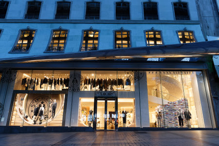 Facade of the shop Dior, located on the Champs Elysees avenue. Paris. France.のeditorial素材
