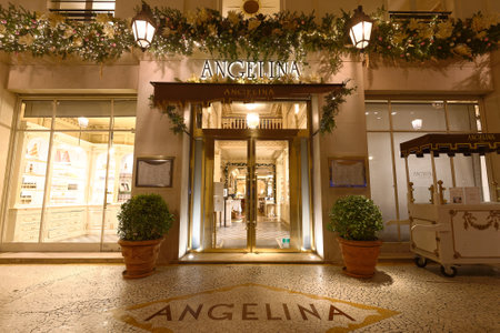 Famous tea room, Angelina. Establishment dating from the beginning of the 20th century, located in the rue de Rivoli.のeditorial素材