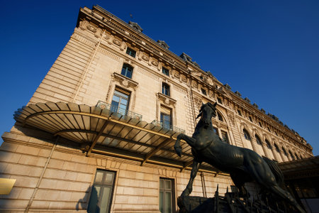 The main entrance of the Orsay museum , which was originally a train station built for the 1900 World Exposition in Paris.The museum holds mainly French art.のeditorial素材