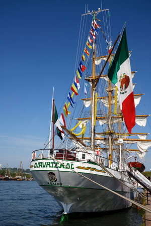 The great mexican three-masted schooner Cuauhtemoc on the Seine river for Armada parade. Training vessel, history of mexico. Boat accustomed to challenges of seas.のeditorial素材