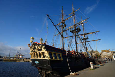 Etoile du Roy is a legendary ship docked in Saint Malo city . The first model was built in 1745. It is the 3rd largest traditional French sailboat.のeditorial素材