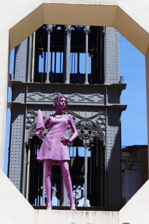 Sofia the fearless woman- the sculpture by the mysterious artist Superlinox ,sometimes referred to as The Portuguese Banksy that located in the Elevador de Santa Justaのeditorial素材