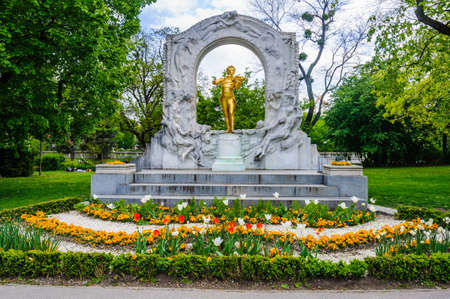 statue in Stadtpark in the city of Vienna, Austriaの写真素材