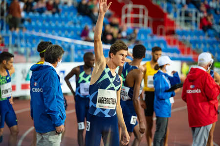 OSTRAVA, CZECH REPUBLIC, SEPTEMBER. 8. 2020: Jakob Ingebrigtsen Norwegian middle-distance runner in Nike singlet before 1500 meters raceのeditorial素材