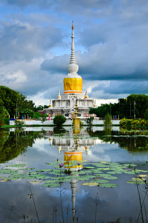 "Phra That Na Dun" is Landmark MahaSarakham ,Thailand Bhudda temple Stupa Maha Sarakham landmark,Temple blue sky in Maha Sarakham, Thailand; Phra That Na Dun (Temple),のeditorial素材