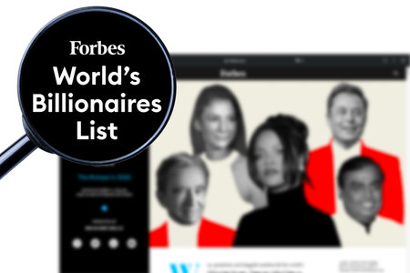 Los Angeles, California, USA - 6 Martha 2023: Forbes Top 100 website homepage. Forbes logo visible on display screenのeditorial素材