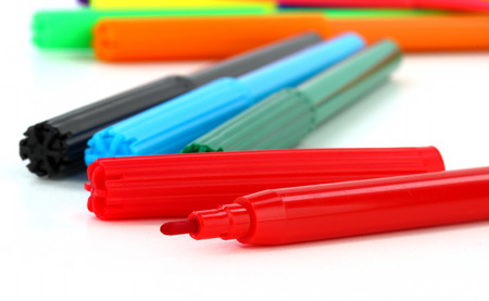 multicolor children felt-tip pens