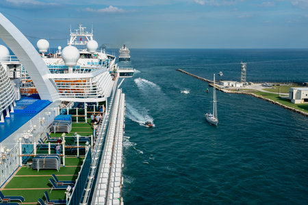 Port Everglades, Ft. Lauderdale - March 17, 2019: Cruise Ship, Princess Cruise line, Crown Princess, departs for a Caribbean Cruise from Port Everglades, Fort Lauderdale, Floridaのeditorial素材