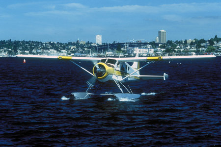 Seaplane prepares for takeoff from Union Lake, Seattle, Washington, USA.