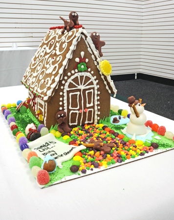 Sarasota, Florida, USA - December 9, 2011- Gingerbread house  entered in  the CYD Gingerbread Festival at Westfield Sarasota Square contest benefiting Community Youth Development.のeditorial素材