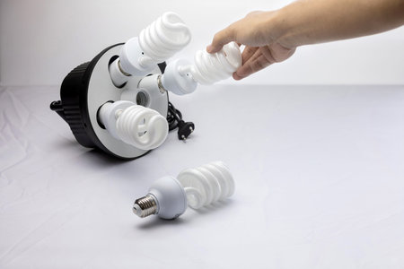 Continuous terminal device For installing up to 5 bulbs