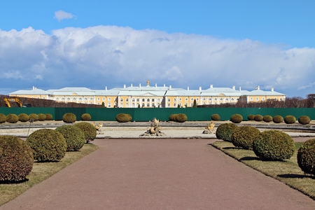 ST.PETERSBURG, RUSSIA - APRIL 8, 2015: Peterhof palace was under construction  for summer openingのeditorial素材