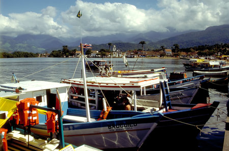 The picturesque harbor of colonial Parati in Brazilの写真素材
