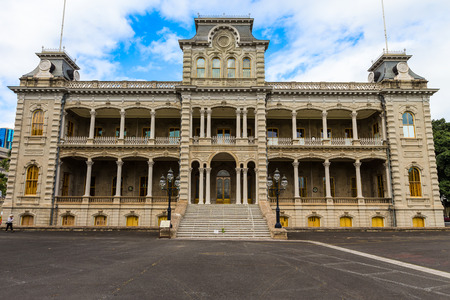 Honolulu, Hawaii - March 2, 2013 -  Iolani palace in downtown Honolulu, front viewのeditorial素材