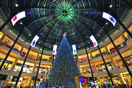 LISBON, PORTUGAL - DECEMBER 2  Christmas eve and decorations in the Colombo shopping centre in Lisbon on December 2, 2013  Colombo is the largest shopping mall in the capital of Portugal  のeditorial素材