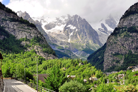 View of Montblanc mountain range in italian Alpsの写真素材