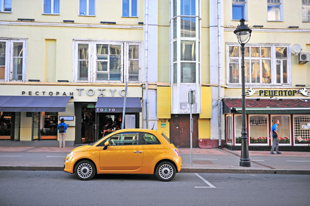 MOSCOW, RUSSIA - JUNE 20: New Fiat 500 parked in the street, Moscow on June 20, 2018.のeditorial素材