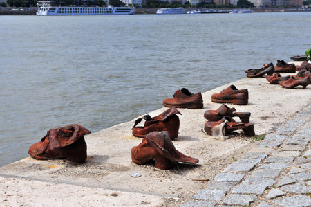 War memorial on Danube river, Budapest cityのeditorial素材