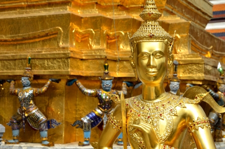 golden guard in Wat Phra Kaewの写真素材