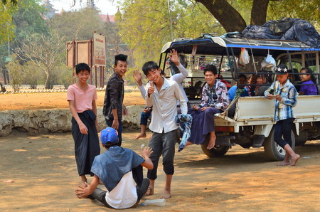 Bagan, Myanmar - March 12, 2015: Local young peoples making fun in Baganのeditorial素材