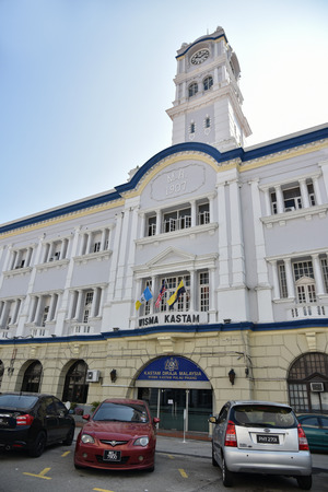 GEORGE TOWN, PENANG, MALAYSIA - JULY 30, 2015 : Built in 1907, Malayan Railway building (Wisma Kastam) on Georgetown's Weld Quay is a prominent heritage building in Georgetown, Penang. July 30, 2015 in Penang, Malaysia.のeditorial素材