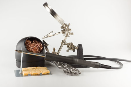 Set for processing and soldering electronic circuits