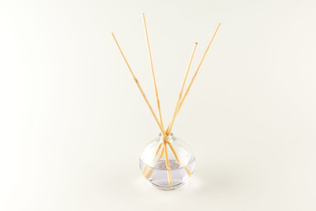 air flavor consisting of a glass container and wooden chopsticks