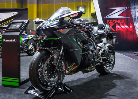 BANGKOK - AUGUST 21, 2017 : Kawasaki Ninja H2 on display at Bangkok International Grand Motor Sale 2017(Big Motor Sale) in Bangkok, Thailandのeditorial素材