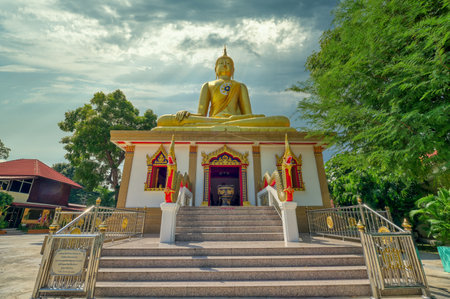 Lopburi / Thailand / October 14, 2019 Wat Tong Pu, Golden Buddha, Wat Tong Pu was probably built during the reign of King Narai the Great (r. 1656-88)のeditorial素材