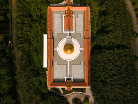 Chon Buri, Thailand, December 4, 2022 . Wat Boonyawad. It is a temple with a very wide area.
There is a Pagoda on the hill natural atmosphere
mountain viewのeditorial素材