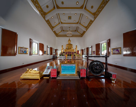 Chachoengsao, Thailand, August 14, 2022 : Wat Saman Rattanaram, Inside the chapel, there is a Buddha statue that is a place of worship.のeditorial素材
