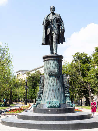 Moscow, Russia - 11 July 2021: monument to engineer-polymath, scientist and architect Shukhov on Sretensky Boulevard in Moscow. The monument was created by sculptor Shcherbakov and was opened in 2008のeditorial素材