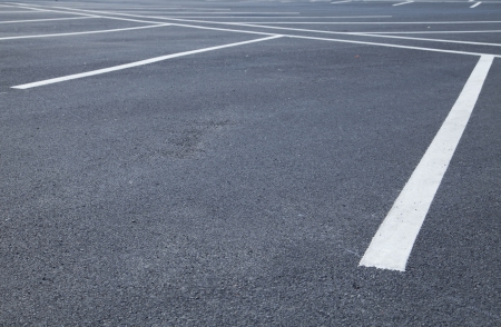 Acres of empty parking spaces
の写真素材