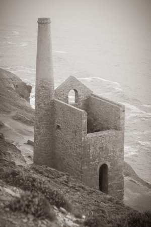 Abandoned engine house at Wheal Coates - sepiaの写真素材