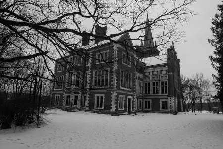 Palace in Lentvaris, Lithuania in the winterのeditorial素材