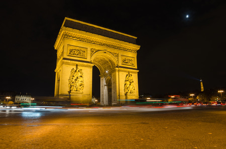 Paris (France). Arc de Triomphe du Carrousel in the sunriseのeditorial素材