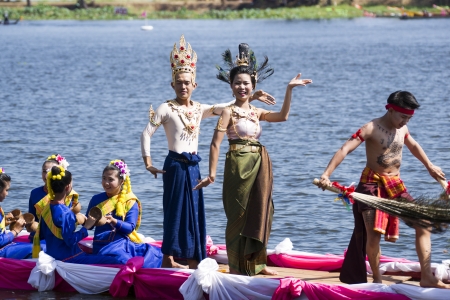 Sakon traditional peacock dance procession round のeditorial素材