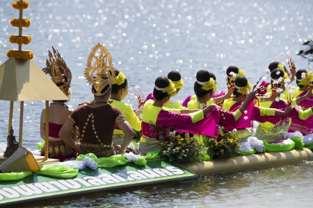 Sakon traditional peacock dance procession round のeditorial素材