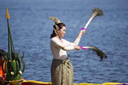Sakon traditional peacock dance procession round のeditorial素材