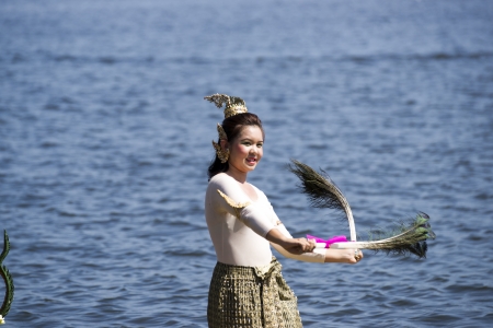 Sakon traditional peacock dance procession round のeditorial素材