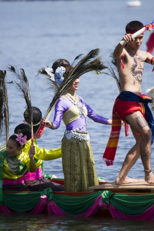 Sakon traditional peacock dance procession round のeditorial素材