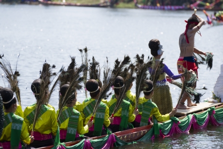 Sakon traditional peacock dance procession round のeditorial素材