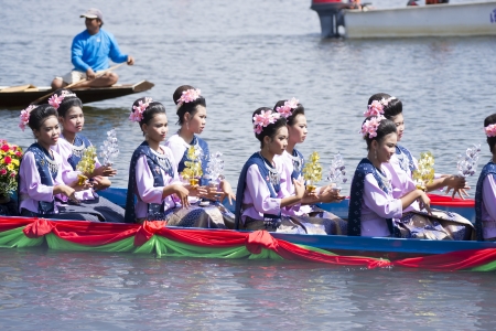 Sakon traditional peacock dance procession round のeditorial素材