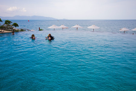 Learning scuba diving in infinity pool