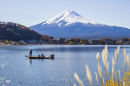 Fuji Mountain at Lake kawaguchiko in Japanのeditorial素材