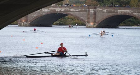 BOSTON - OCTOBER 18: In the Head of Charles Regatta, On October 18th, 2008 Racer Ernie Parizeau races to pass under the Weeks Footbridge finishing 43rd.のeditorial素材