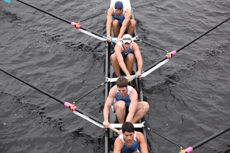 BOSTON - OCTOBER 23: Columbia University races in the Head of Charles Regatta, Harvard University won with a with a time of 14:17 on October 23, 2011 in Boston, MA. のeditorial素材